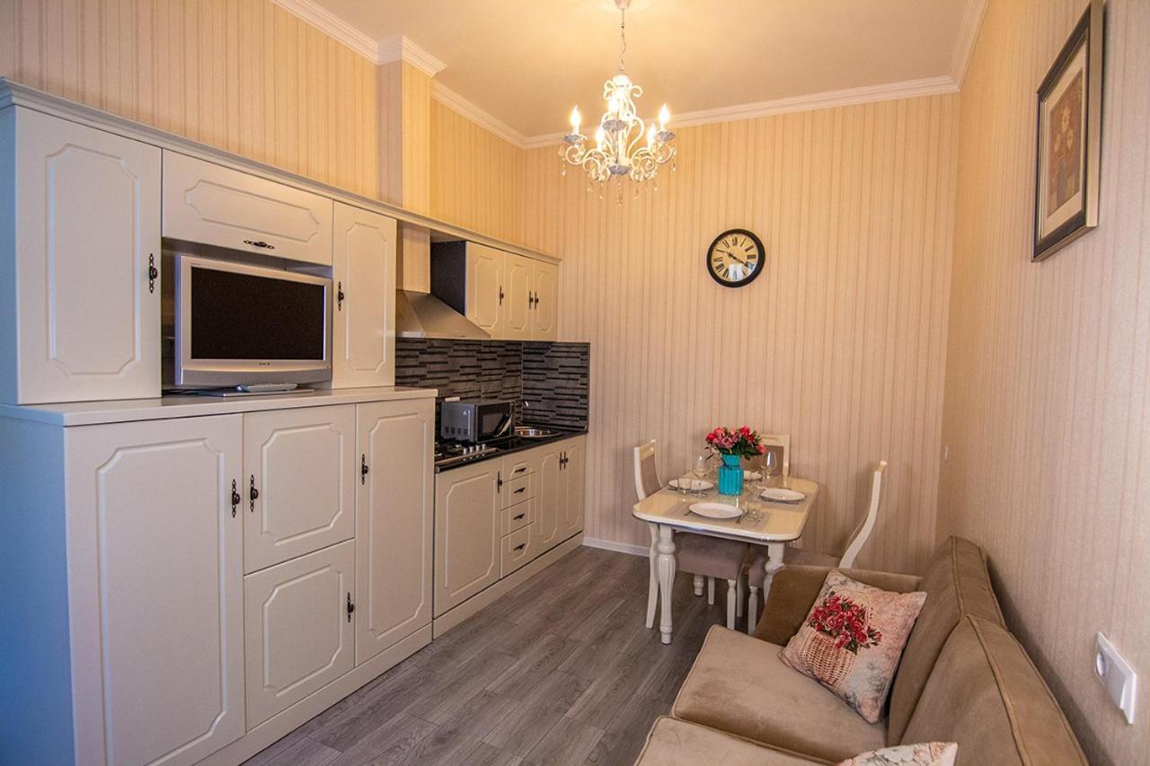 Royal Apartment In Old Тбилиси Екстериор снимка