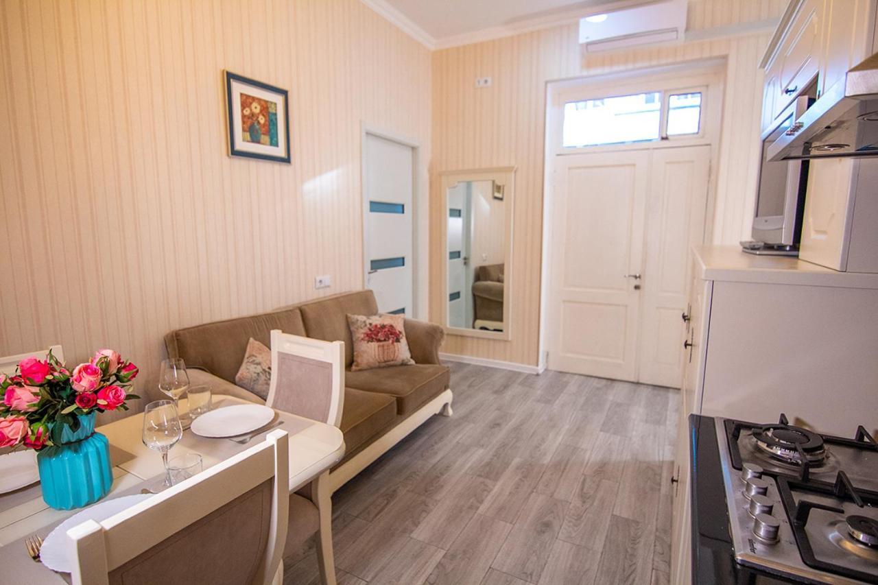 Royal Apartment In Old Тбилиси Екстериор снимка