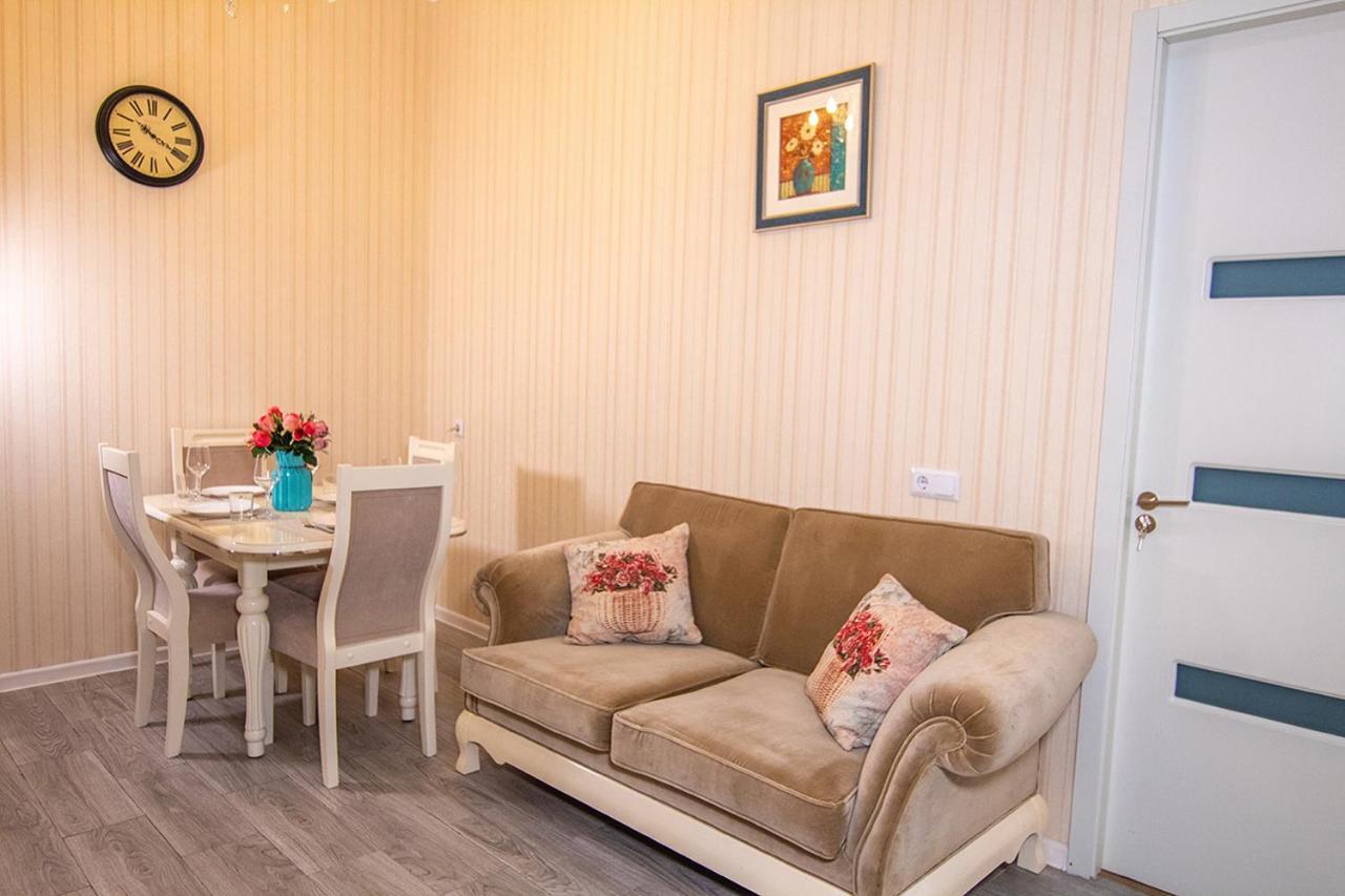 Royal Apartment In Old Тбилиси Екстериор снимка